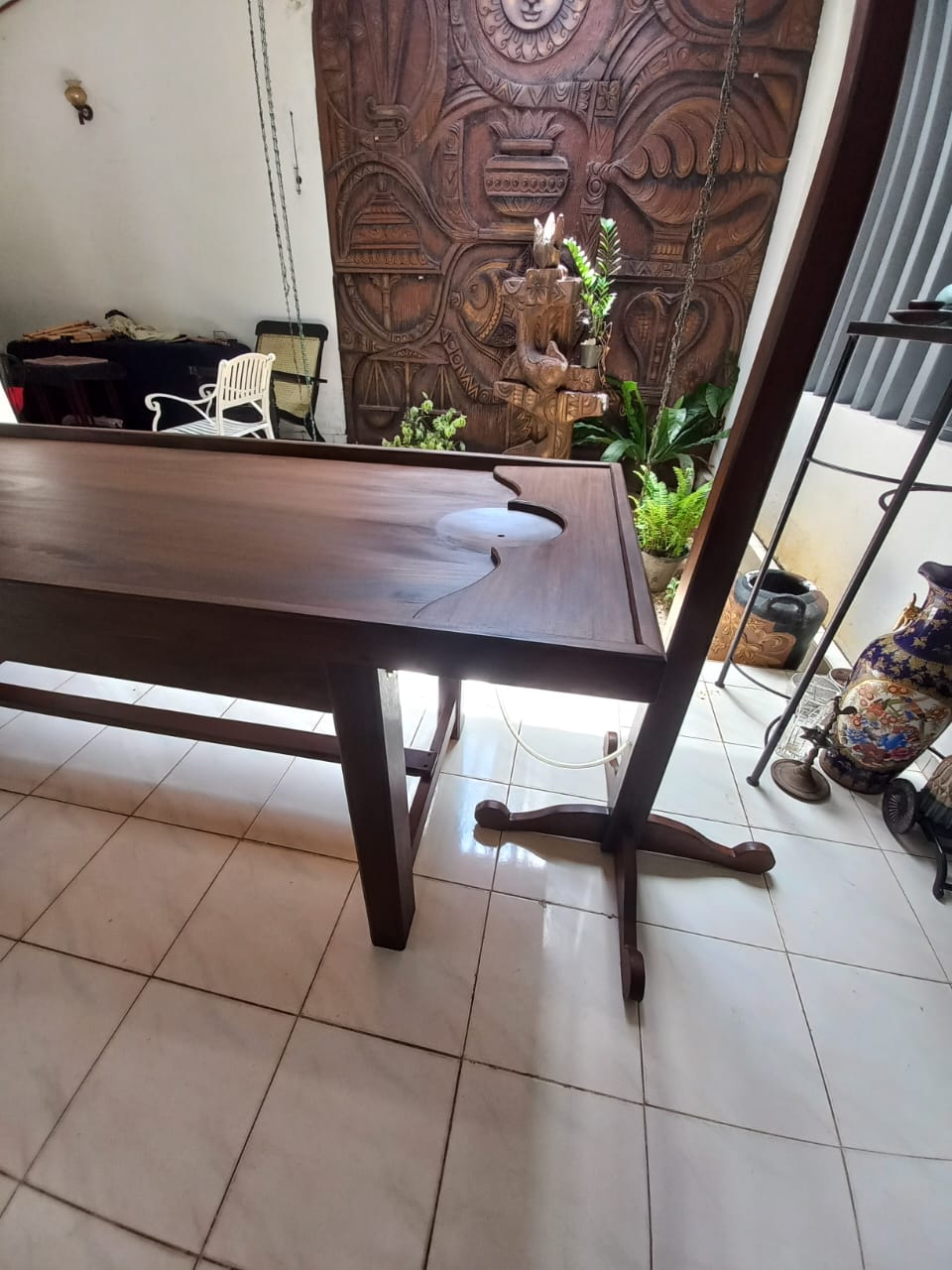Shirodhara Beds With Oil Stand - Image 3
